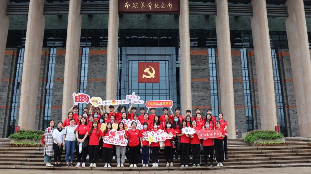 偷拍视频
学子在浙江省“挑战杯”红色...